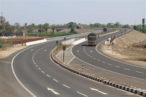 National Highway construction slows to 20.43 km per day in first 4 months of current fiscal ...