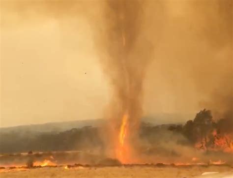 Australia bushfires: Fire tornado forms as blaze tears through Kangaroo ...