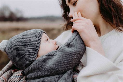 Natural Mother & Baby Outdoor Photoshoot in Richmond Upon Thames — Little Kin Photography by ...