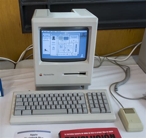 Macintosh Plus | Jorge Ruiz | Flickr