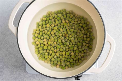 Traditional British Mushy Peas Recipe