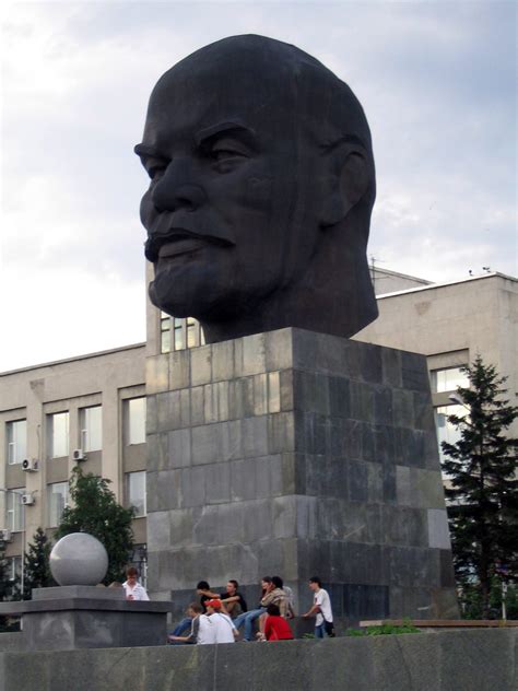 Staggering Statues: 7 Monumental Wonders of the Former Soviet Union ...