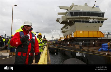 HMS Queen Elizabeth Stock Photo - Alamy