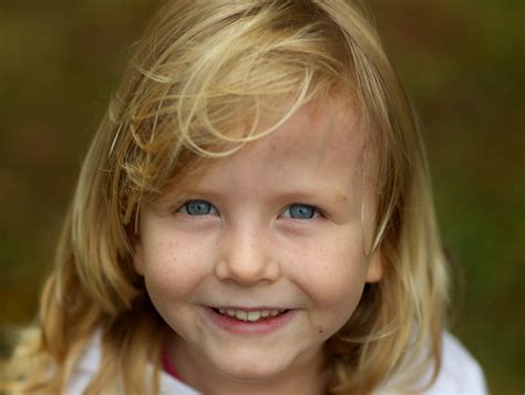 Free picture: pretty, cute, young girl, child, portrait, face