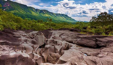 Discovering Vale Da Lua – The Valley Of The Moon In Brazil