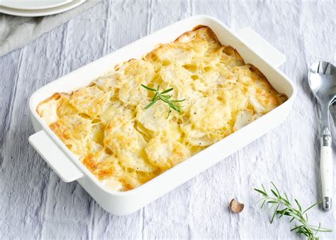 Gratin dauphinois, receta clásica francesa de patatas gratinadas