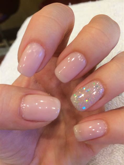 Neutral nails with a little sparkle. #sparkle #nails #nuetral | My style | Pinterest | Naglar ...