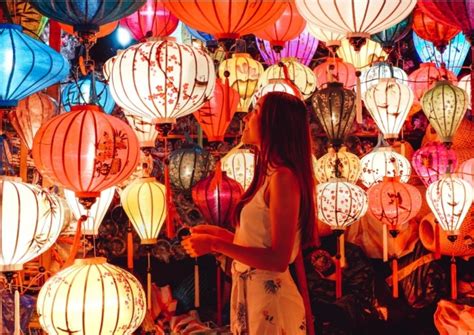 Hoi An Travel: The Magical Hoi An Lantern Market Experience