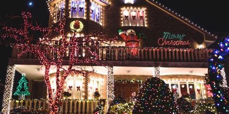 The Amazing Dyker Heights Christmas Lights in NYC 2025