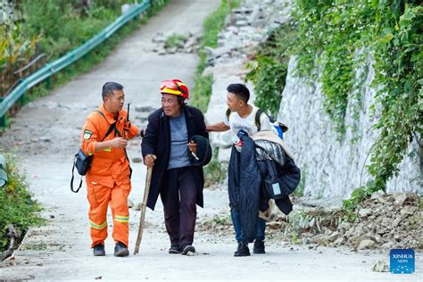 Quake relief efforts underway in Sichuan- China.org.cn