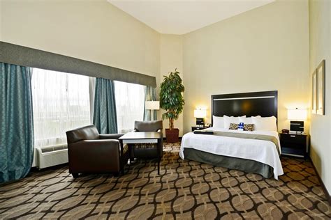 Best Western Plus Travel Hotel Toronto Airport, ON - See Discounts