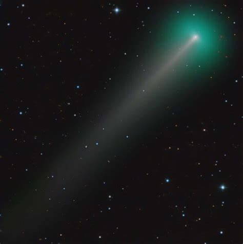 Comet Leonard, 12/4/2021, 5-minute subs - Sky & Telescope - Sky & Telescope