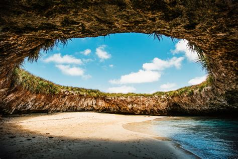 Marieta Islands (Islas Marietas) Eco Discovery Tour | Puerto Vallarta Tours