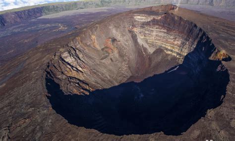 Reunion Island Volcano calms down without damaging life and property ...