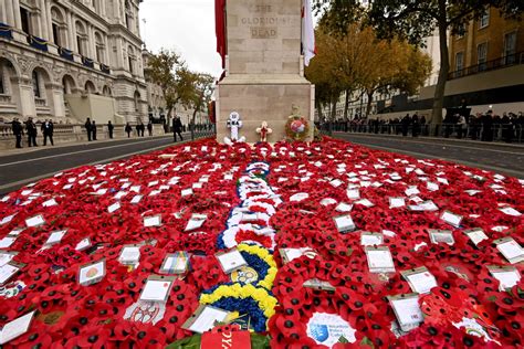 Remembrance Sunday poems and quotes