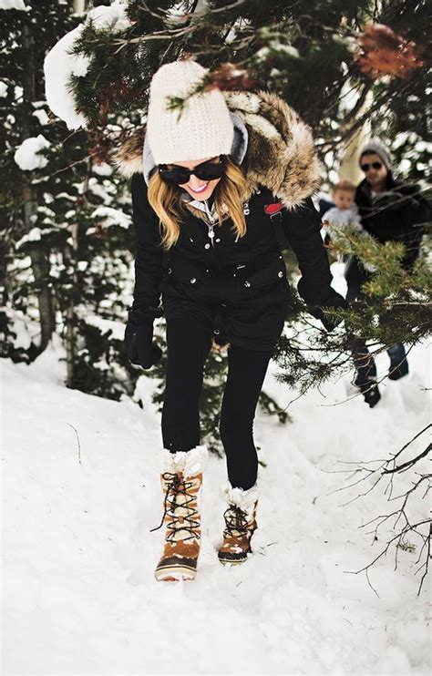 How to Look Good in the Snow (and Still Stay Warm) | Snow outfit ...