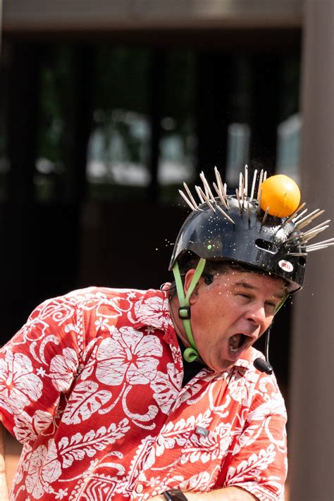 Juggler cuts through the wind at Main St. Art Festival in downtown Fort Worth | Fort Worth Report