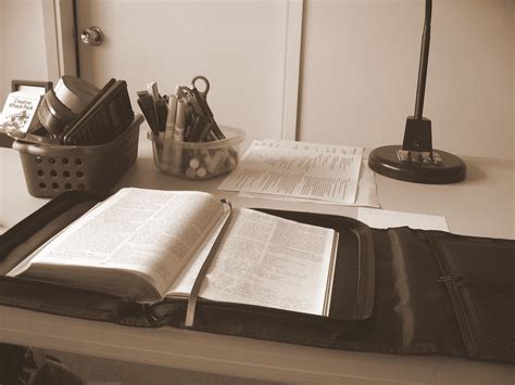 Bible on Desk | Jonathan Aquino | Flickr