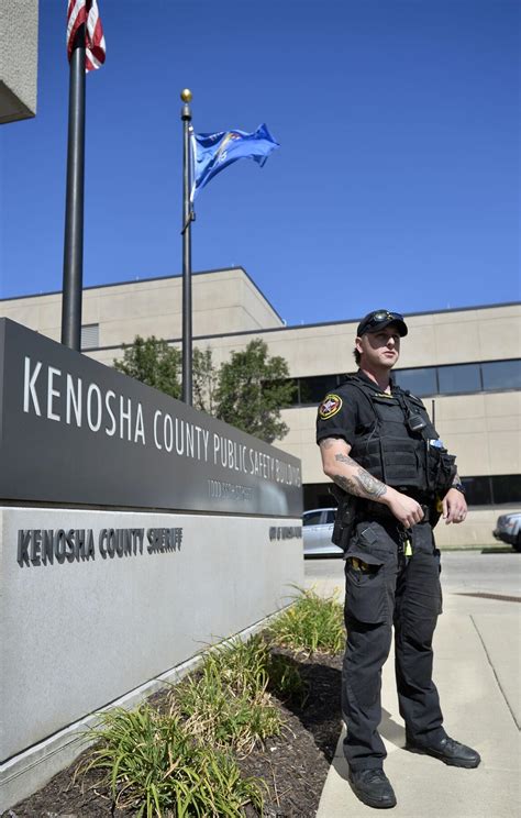 Kenosha County sheriff's deputies honored for heroism