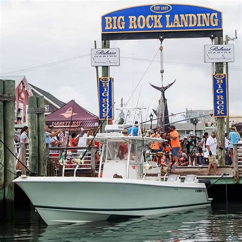 Outboard Boat Wins Big Rock Blue Marlin Tournament - Power & Motoryacht