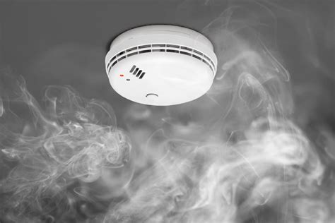 Smoke Alarm Flashing Red - Home Inspection Geeks