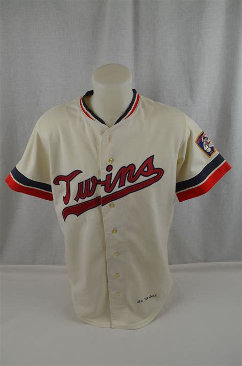 Lot Detail - Minnesota Twins 1972 Professional Model #34 Jersey w/Heavy Use