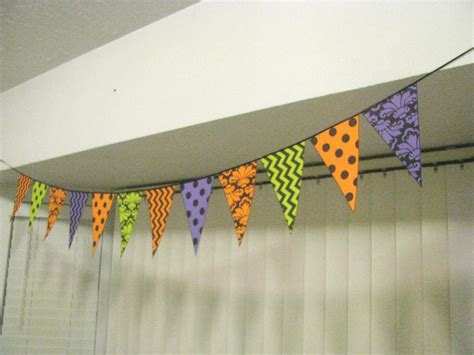 Yellow Mums: Freebie Friday: B&W Halloween Banner