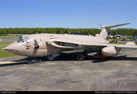 Aircraft Photo of XM715 | Handley Page HP-80 Victor K2 | UK - Air Force | AirHistory.net #47536