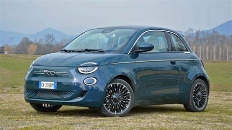 2023 Fiat 500e First Drive Review: A European preview - Autoblog