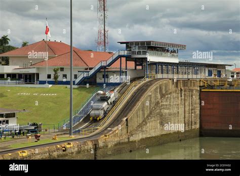 Locks in Panama Canal Stock Photo - Alamy