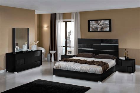 Contemporary Bedroom Furniture Sets - Millie-Rose Vazquez