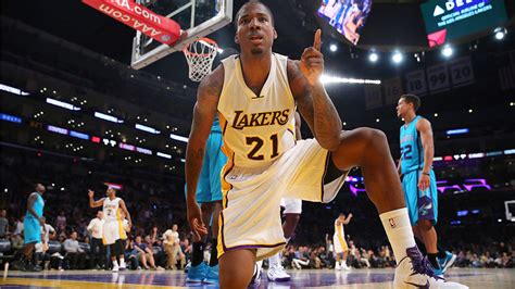 Lakers' Ed Davis fires back at Charles Barkley over 'fasting' comments ...