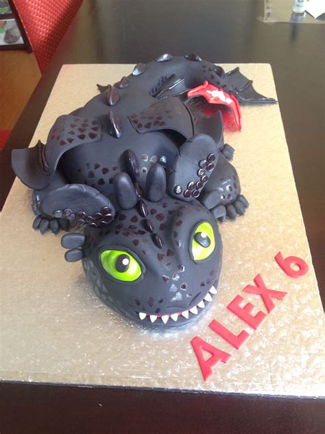 Toothless cake. How to train your dragon Night Fury 8th Birthday Cake, Dragon Birthday, Dragon ...