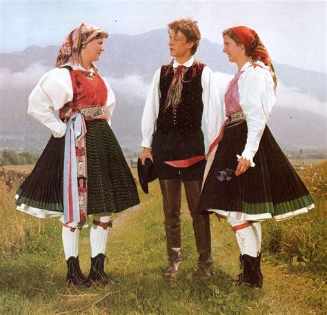 Slovenian / Austrian Costume of Ziljska Dolina or Gailtal, Carinthia ...