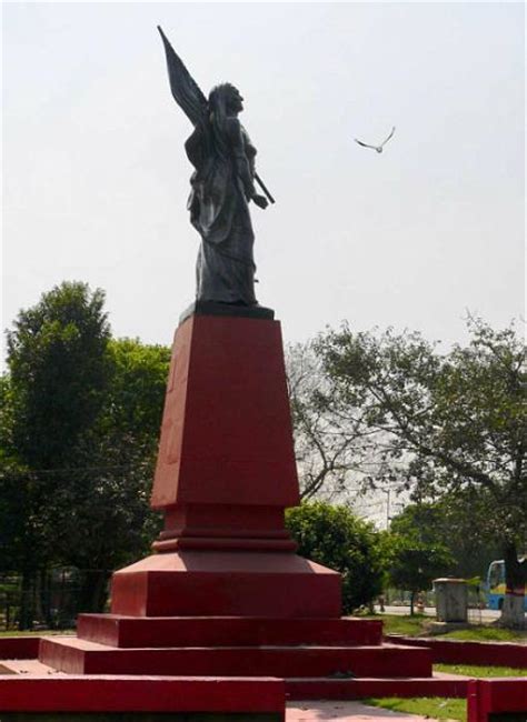 Statue of Shahid Matangini Hazra - Kolkata