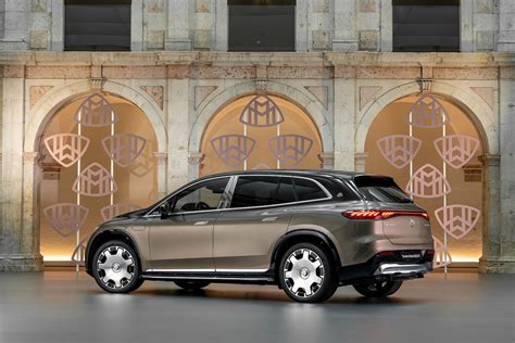 Mercedes-Maybach EQS SUV Preview: ultra-luxury electric SUV | Digital ...