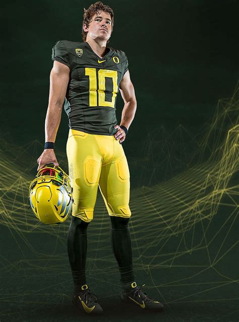 Oregon Ducks to wear green jerseys, yellow pants and helmets against ...