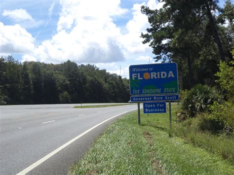 File:Florida welcome sign, US27SB.JPG - Wikimedia Commons