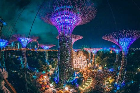 Gardens By The Bay Light Show Review - Janainataba