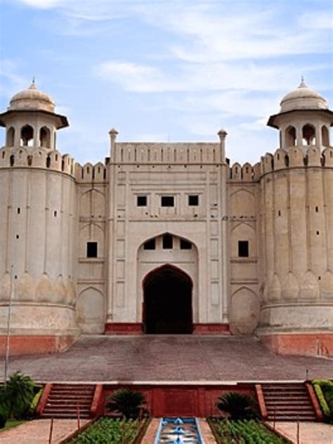 Lahore Fort: One of the brightest examples of Mughal Empire's architecture