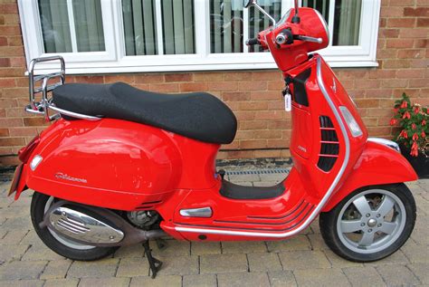 2006 Piaggio Vespa GTS250ie Automatic Scooter In Dragon Red