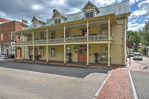 Historic Eureka Inn in Jonesborough, TN - Jonesborough, TN Inn for Sale