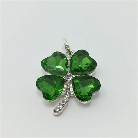 Four Leaf Clover Charm – Song Lily