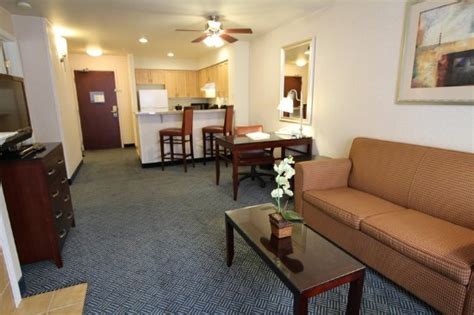 Hampton Inn & Suites Seattle Downtown - UPDATED 2018 Prices, Reviews ...