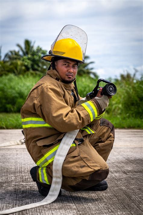 DVIDS - Images - KM23: Chuuk Aircraft Rescue Fire Fighting Live Fire ...