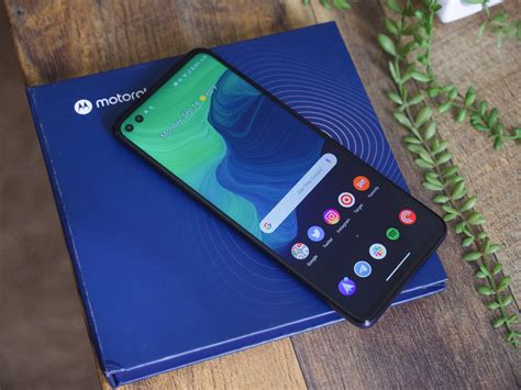 Motorola One 5G review: Awkward middle child | Android Central