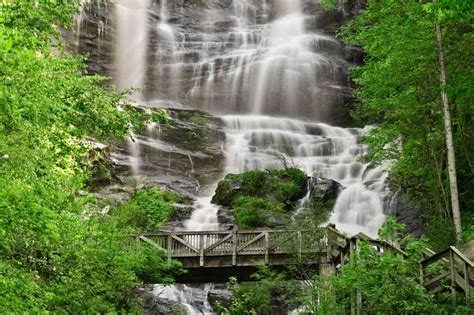 Enjoy a Fall Getaway in Ellijay, Georgia