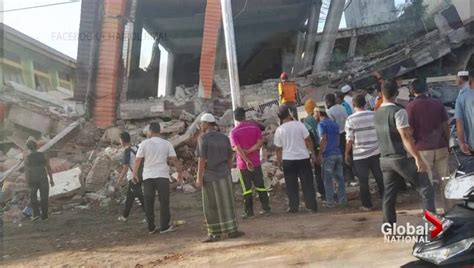 Earthquake in Indonesia leaves at least 97 dead - National | Globalnews.ca