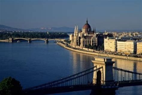 Dinner & Cruise on the Danube in Budapest 2022