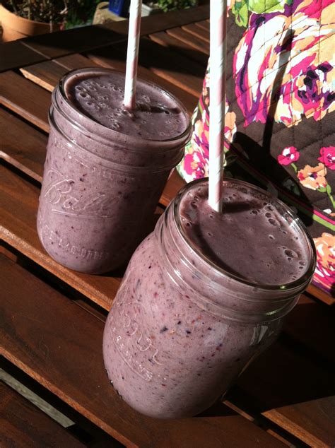 Berry Banana Chia Flax Smoothie! - My Vegan Journal